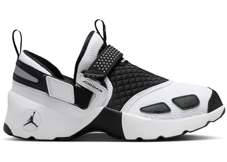 Jordan Trunner LX White Black (Women's)