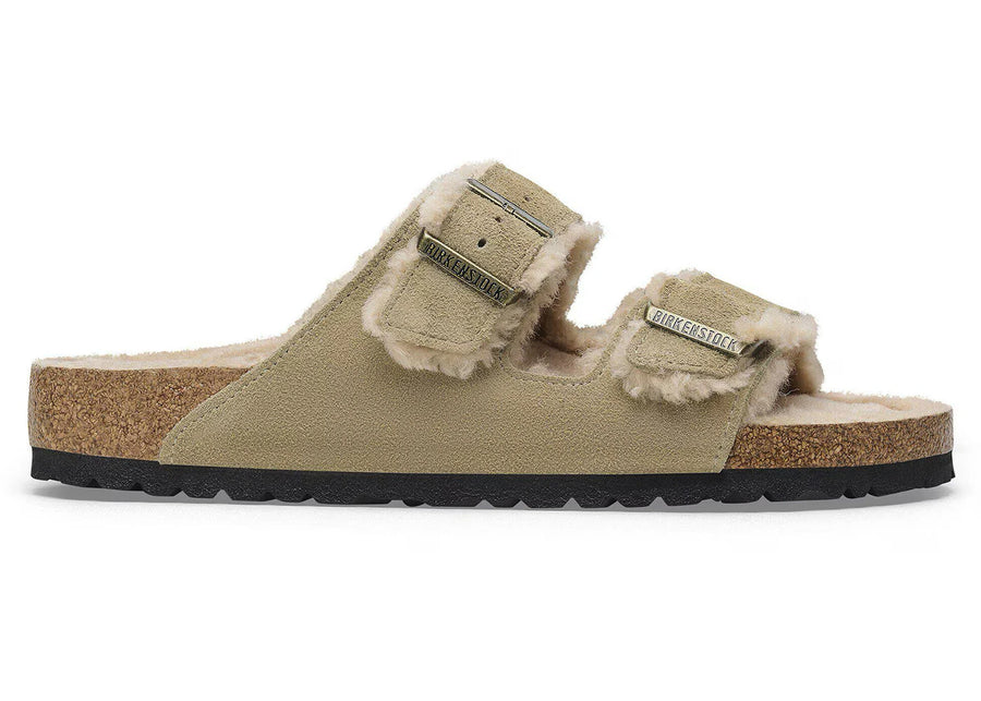 Birkenstock Arizona en cuir suédé et peau lainée taupe