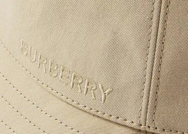 Bob Burberry à logo brodé couleur miel