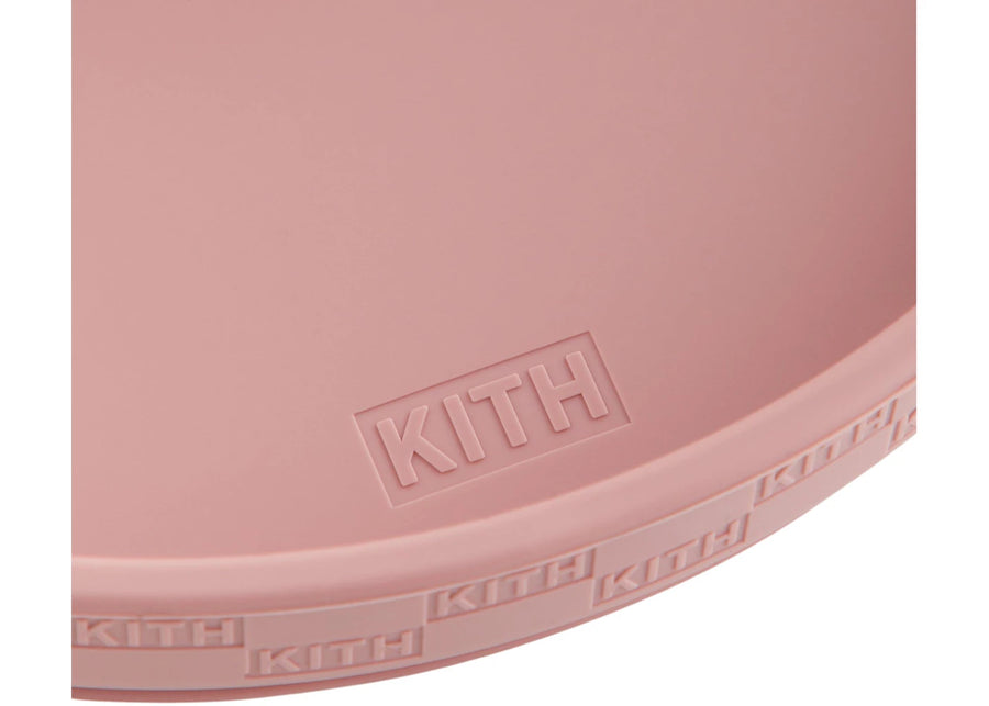 Plaque à ventouse en silicone Kith Kids Mushie, couleur quartz poussiéreux