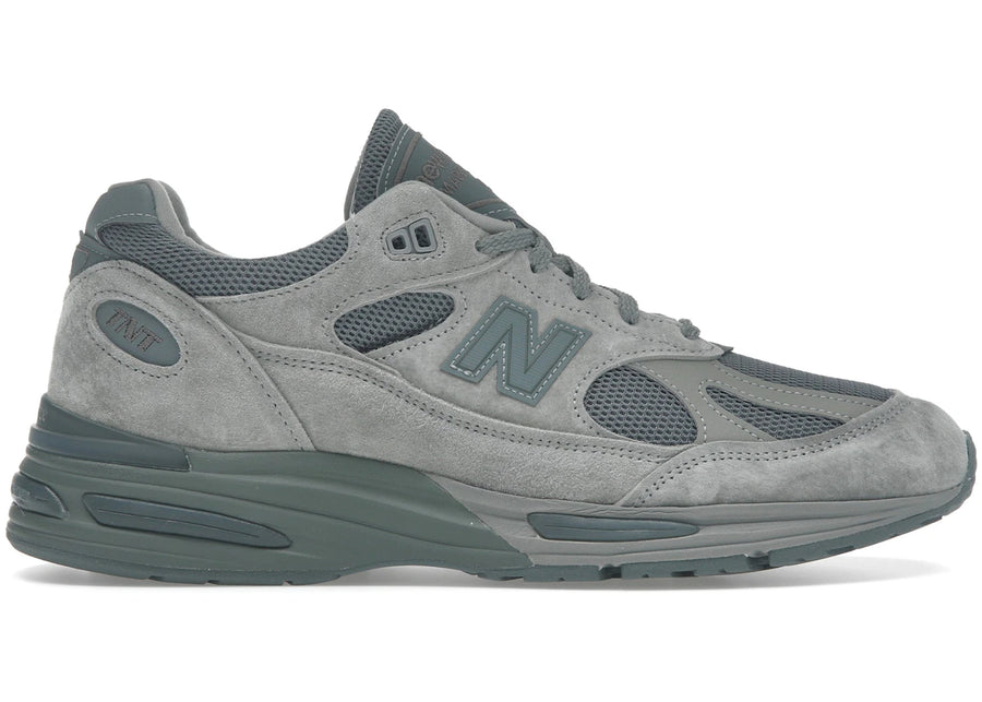 New Balance 991v2 MiUK, ce n'est jamais aussi gris.