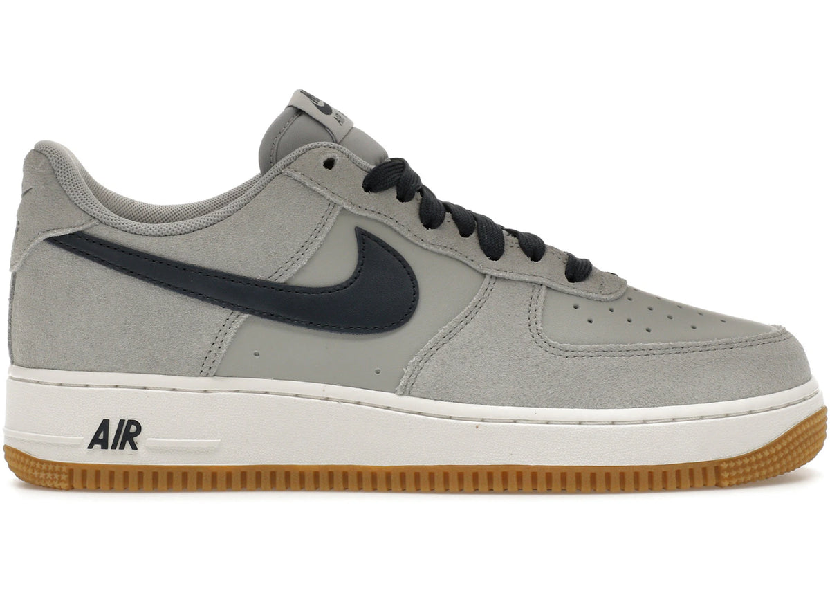 Nike Air Force 1 Low '07 LV8 Light Smoke Grey