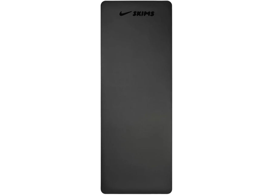 Tapis de yoga Nike x SKIMS pour femme, couleur obsidienne