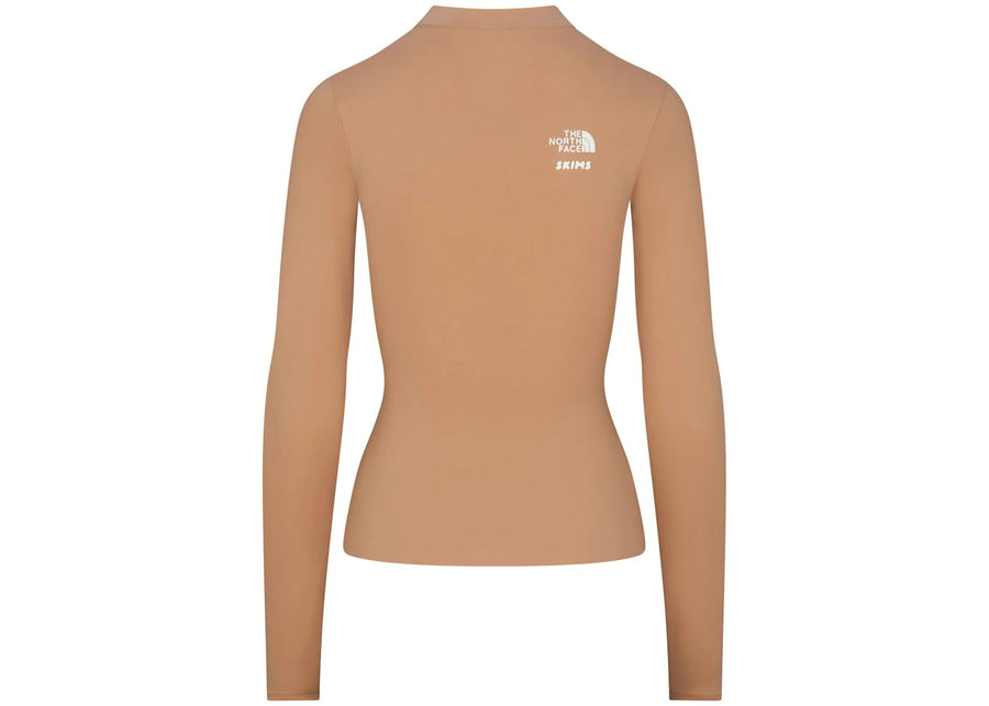Haut à manches longues SKIMS x TNF Refina ocre