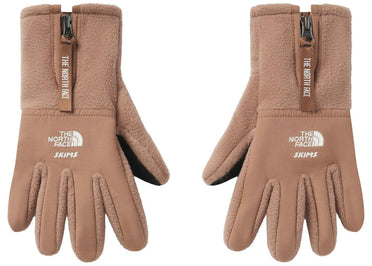 Gants SKIMS x TNF Retro Denali en polaire, couleur Sienne