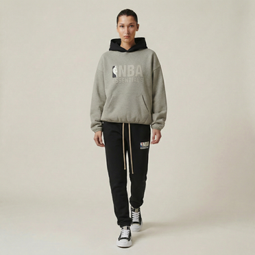 Sweat à capuche NBA Fear of God Essentials, gris chiné/noir
