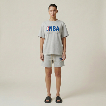 T-shirt NBA Fear of God Essentials couleur gris clair