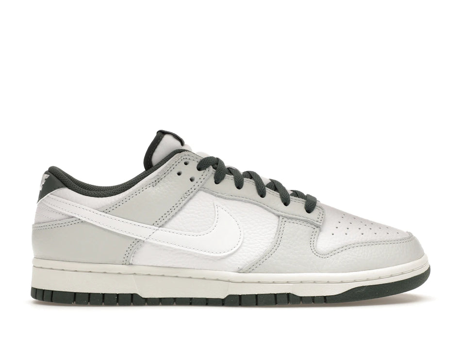 Nike Dunk Low Retro SE Photon Dust Vintage Green