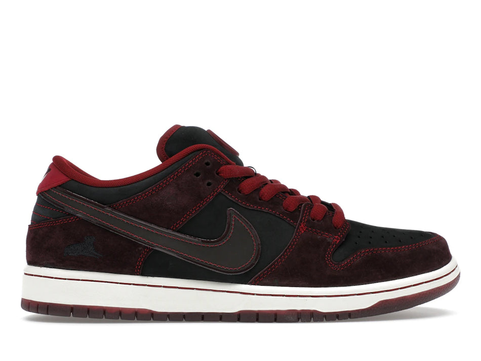 Nike SB Dunk Low Riot Skateshop