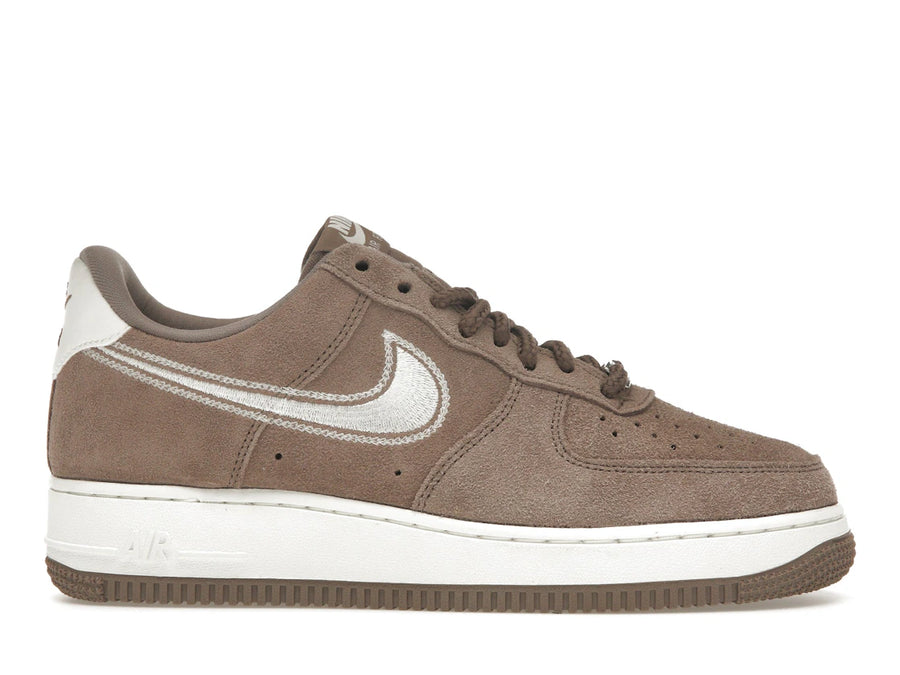 Nike Air Force 1 Low '07 LV8 Swoosh brodé marron vison