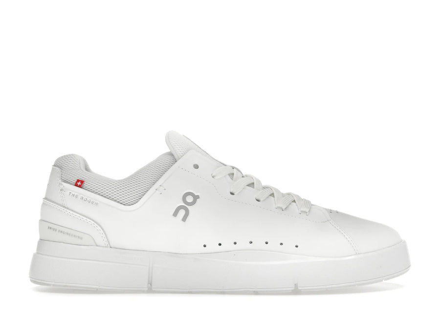 Sur The Roger Advantage, tout en blanc