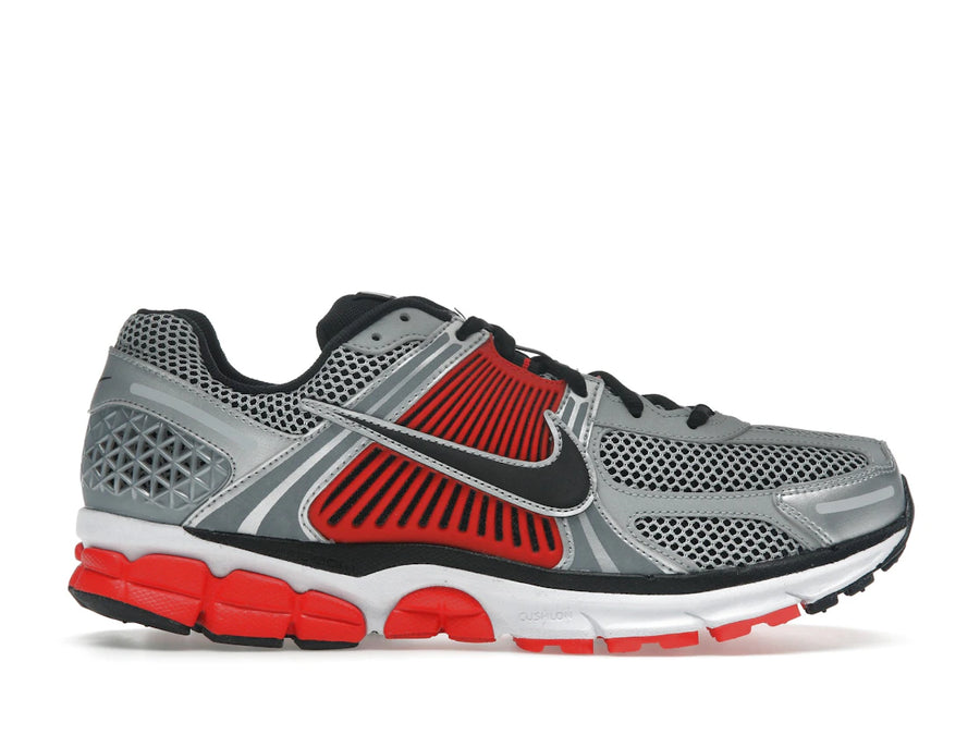 Nike Zoom Vomero 5 Rouge vif Argent métallisé