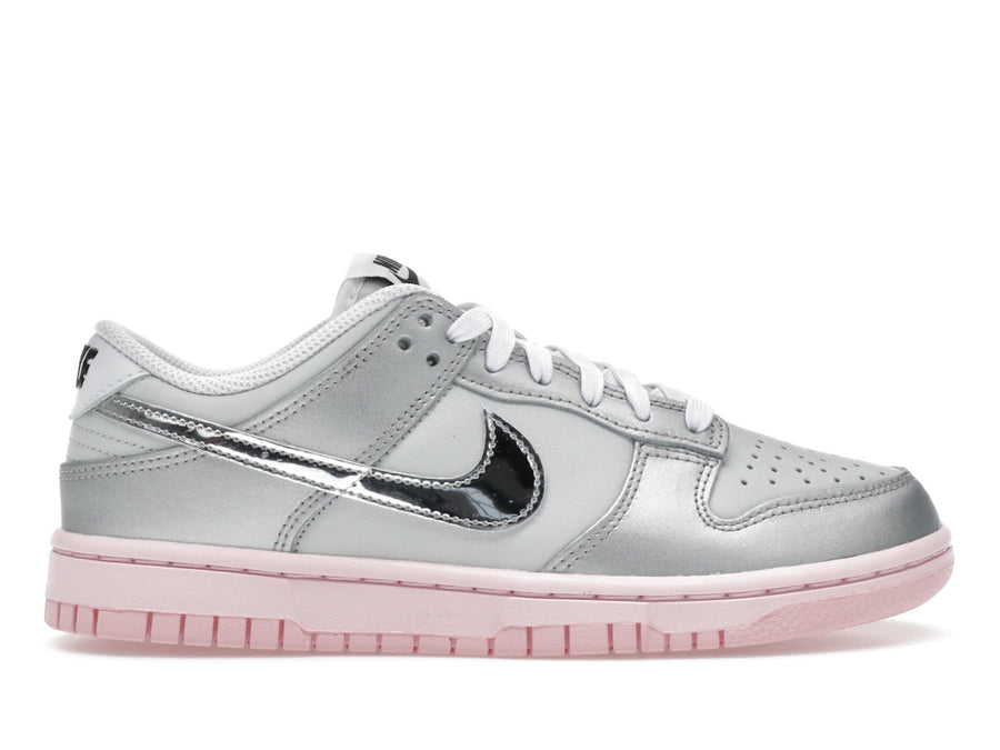 Nike Dunk Low LX Métallisé Argent Rose Mousse (Femme)