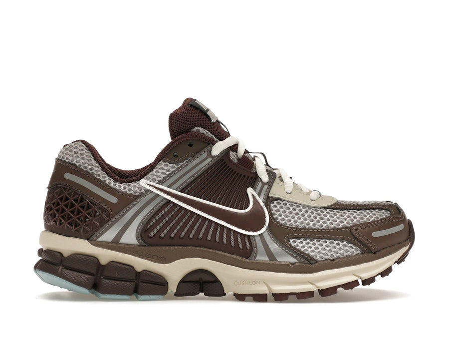 Nike Zoom Vomero 5 Earth Fossil (Femme)