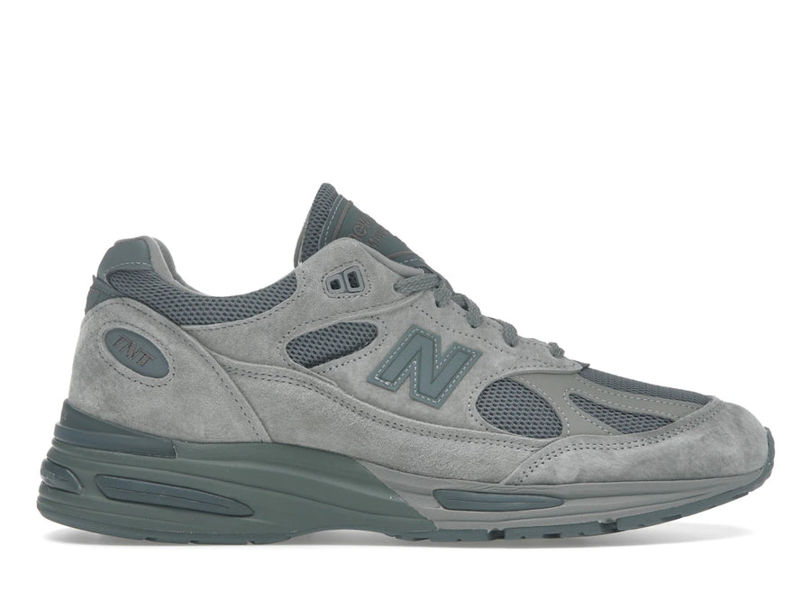 New Balance 991v2 MiUK, ce n'est jamais aussi gris.