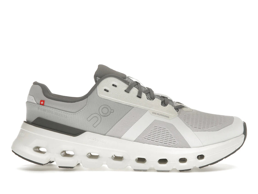 Sur Cloudrunner 2 Frost White en cours d'exécution