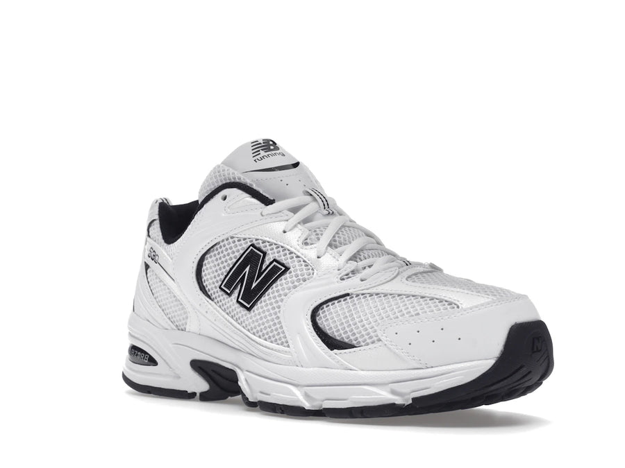 Détails des New Balance 530 blanches et noires