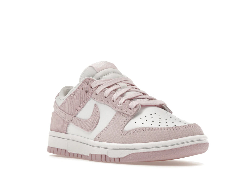 Nike Dunk Low en velours côtelé rose (Femme)
