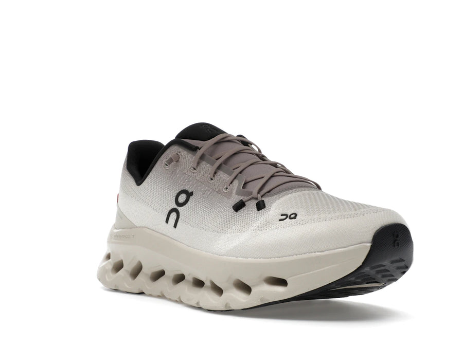 Sur Cloudtilt Cinder Sand en marche