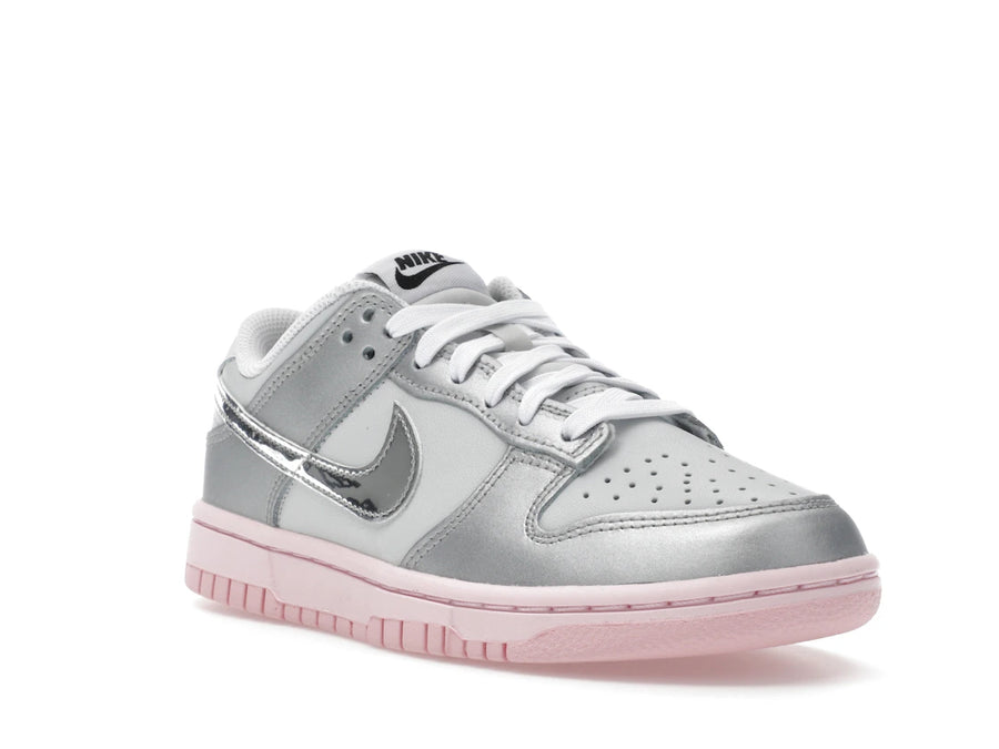 Nike Dunk Low LX Métallisé Argent Rose Mousse (Femme)