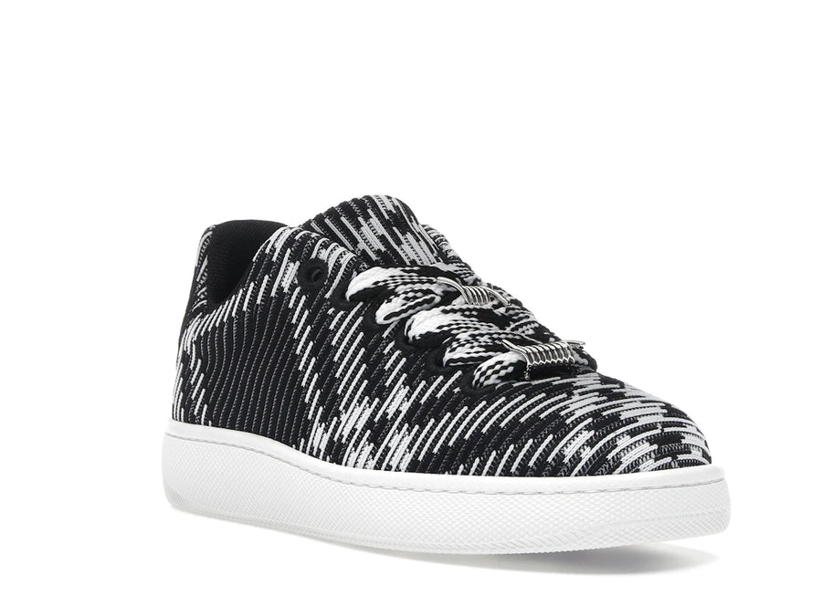 Baskets Burberry à carreaux en maille noire et blanche
