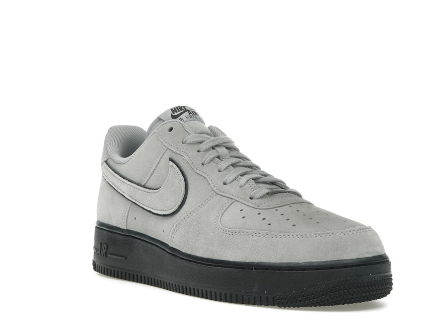 Nike Air Force 1 Low '07 LV8 Gris fumé clair en daim noir