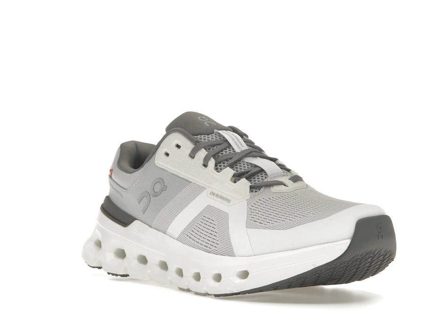 Sur Cloudrunner 2 Frost White en cours d'exécution