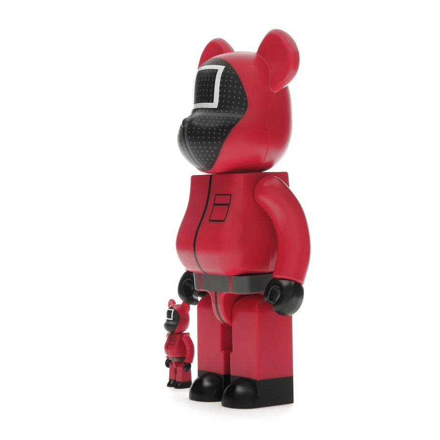 Bearbrick x Squid Game Guard (Carré) Set 100 % et 400 %