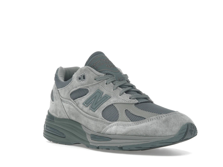 New Balance 991v2 MiUK, ce n'est jamais aussi gris.