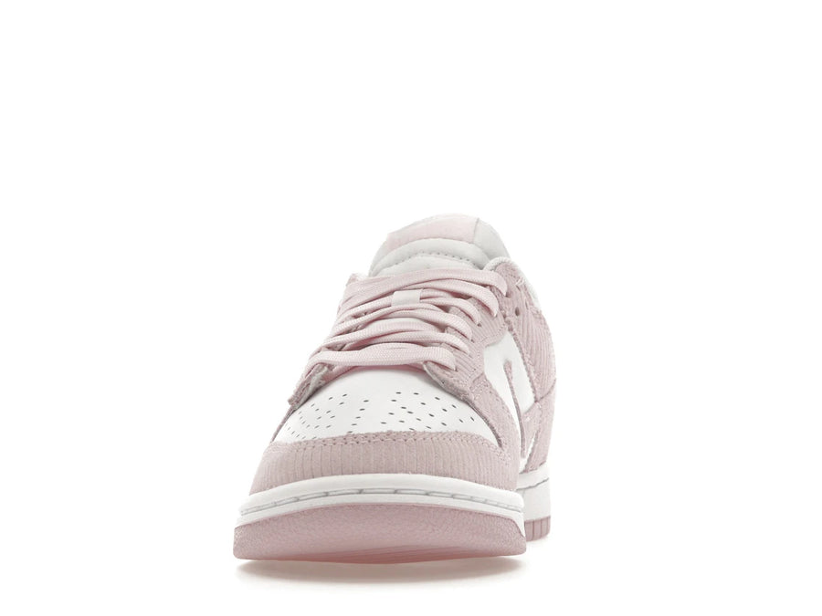 Nike Dunk Low en velours côtelé rose (Femme)