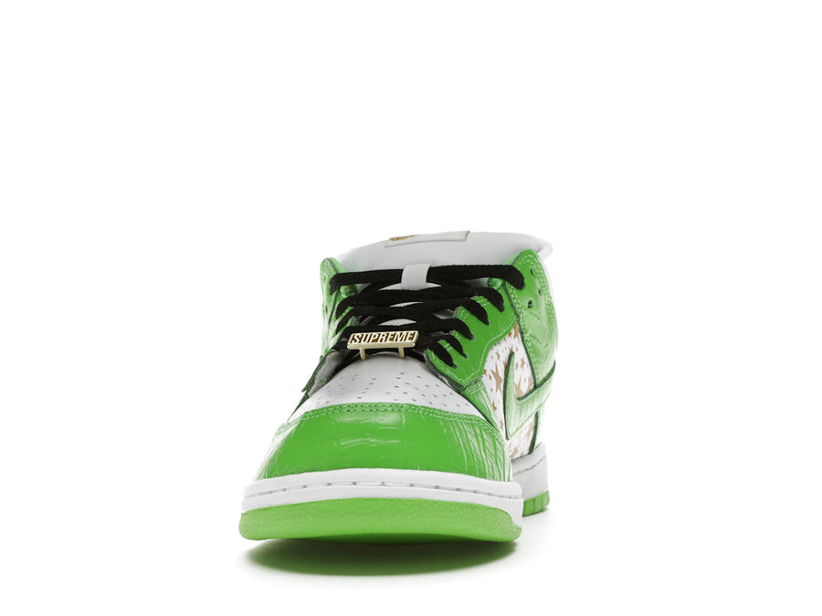 Nike SB Dunk Low Supreme Stars Mean Green (2021)
