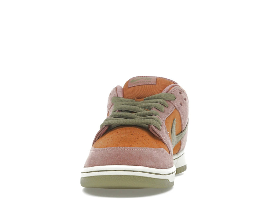 Nike SB Dunk Low Rouge Stardust