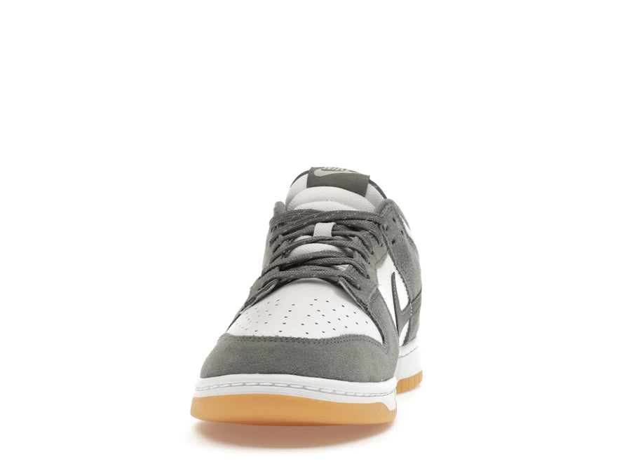 Nike Dunk Low Gris fumé, semelle gomme 3M Swoosh