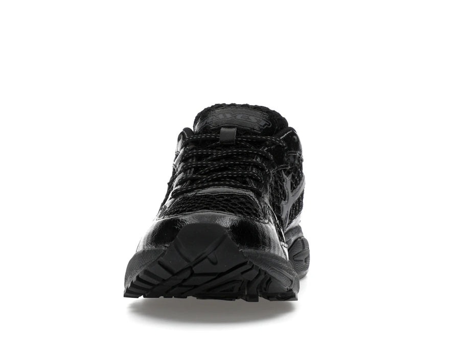 Bravest Studios Kross Kountry Runner Triple Black