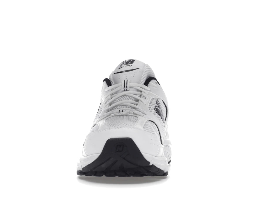 Détails des New Balance 530 blanches et noires