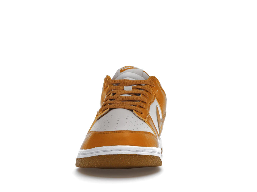Nike Dunk Low Next Nature Phantom Gold Suede (Femme)