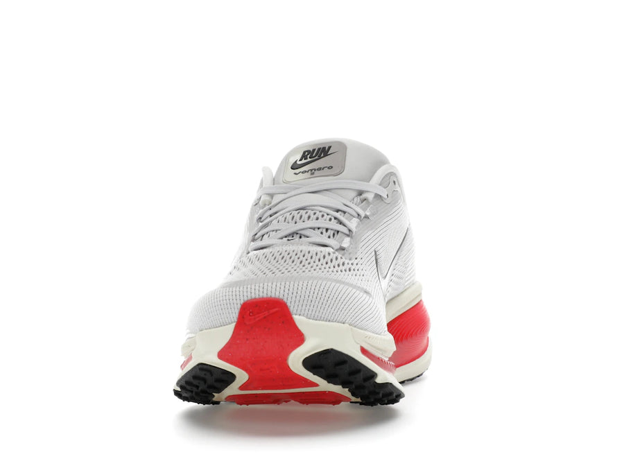 Nike Vomero 18 Platinum Tint Rouge Sirène Gris Fumée Métallisé Étain