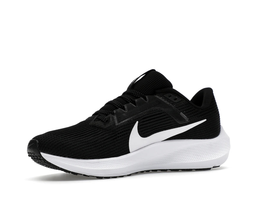 Nike Pegasus 40 Noir et Blanc (Femme)