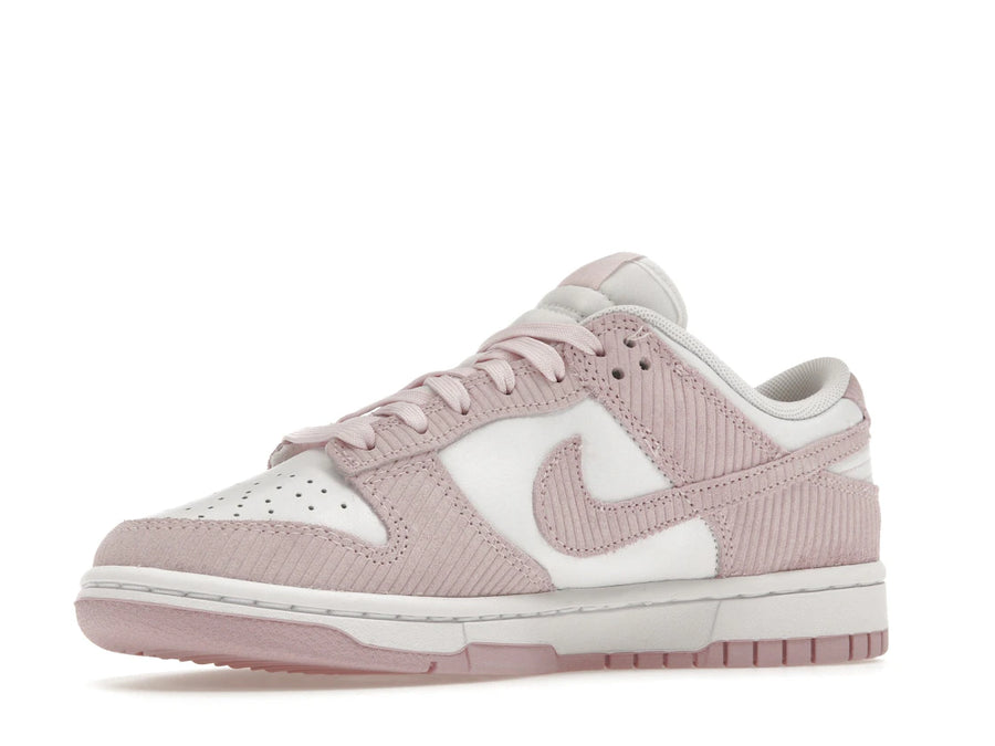 Nike Dunk Low en velours côtelé rose (Femme)