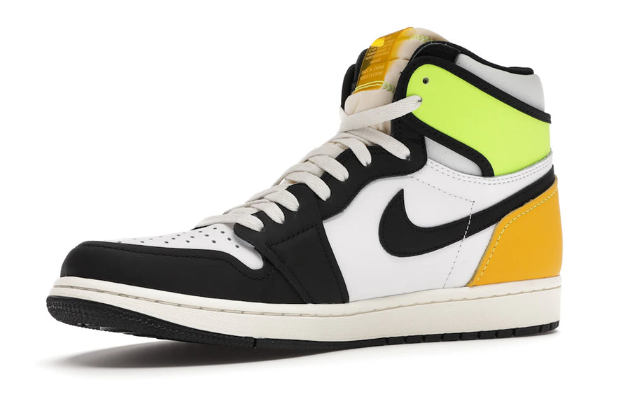 Jordan 1 Retro High Blanc Noir Volt Or Universitaire