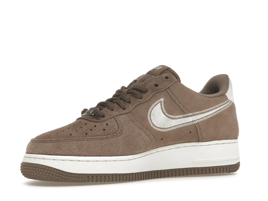 Nike Air Force 1 Low '07 LV8 Swoosh brodé marron vison