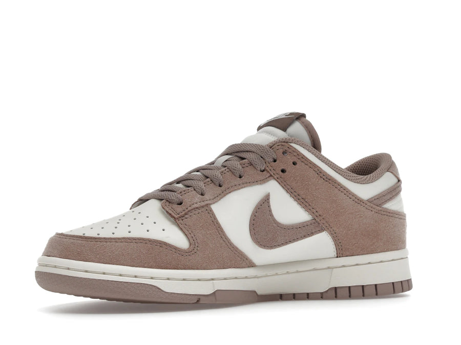 Nike Dunk Low Malt Gold Mini Swoosh (Femme)