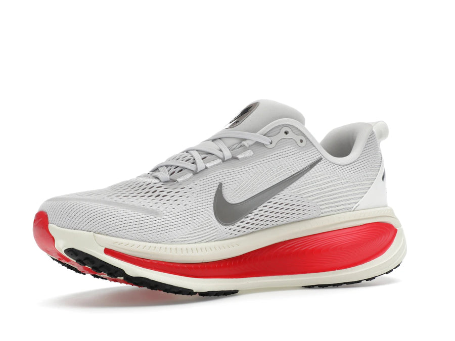 Nike Vomero 18 Platinum Tint Rouge Sirène Gris Fumée Métallisé Étain