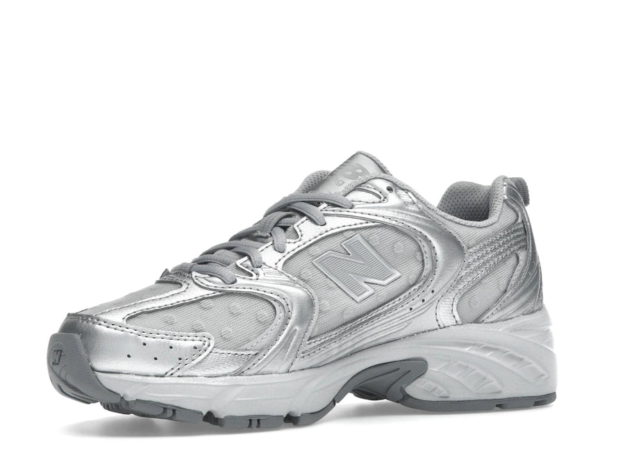 New Balance 530 Argent Métallisé Nuage de Pluie à Pois