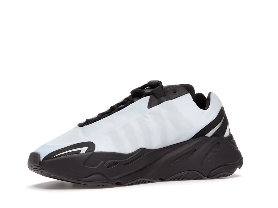 adidas Yeezy Boost 700 MNVN Bleu Teinte