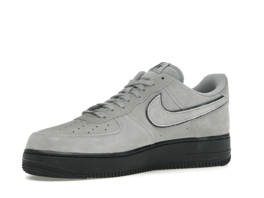 Nike Air Force 1 Low '07 LV8 Gris fumé clair en daim noir