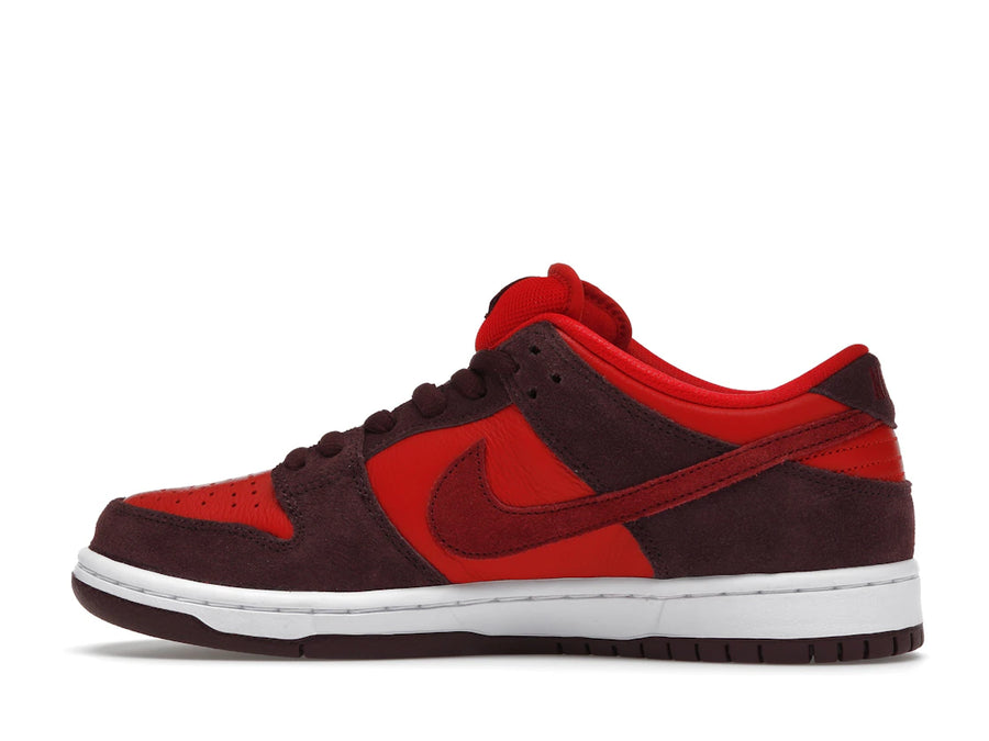 Nike SB Dunk Low Cherry