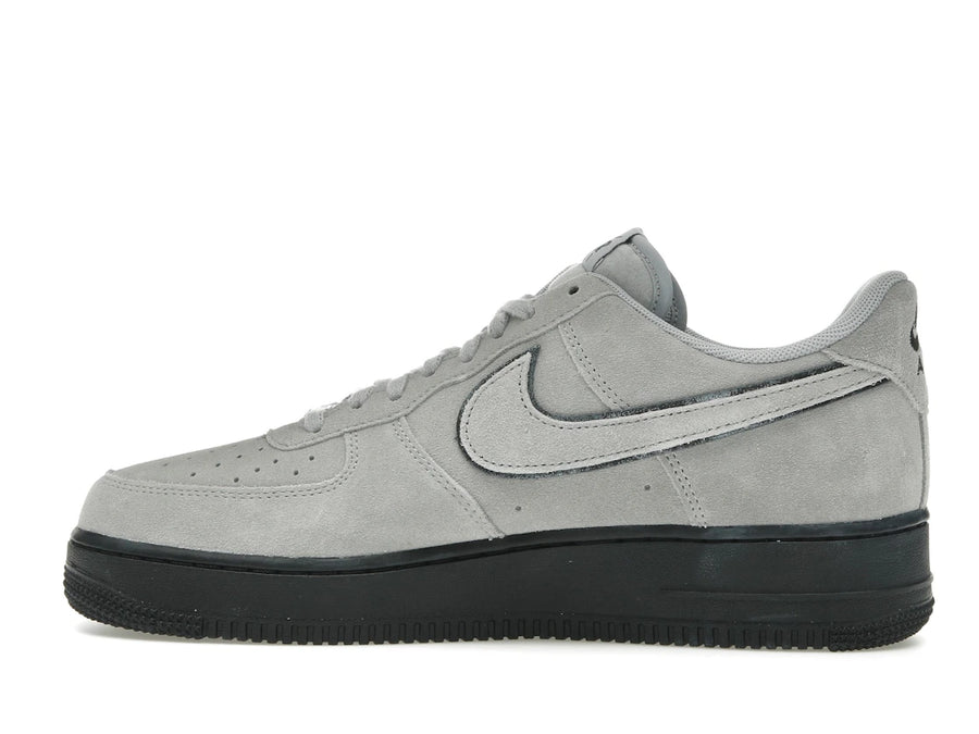 Nike Air Force 1 Low '07 LV8 Gris fumé clair en daim noir