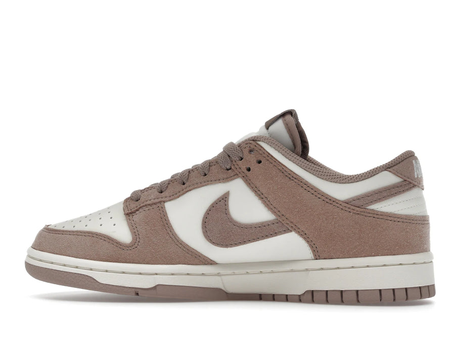 Nike Dunk Low Malt Gold Mini Swoosh (Femme)