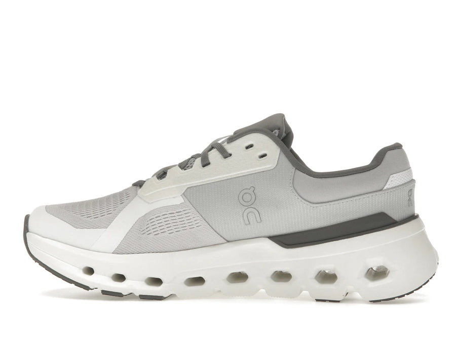 Sur Cloudrunner 2 Frost White en cours d'exécution